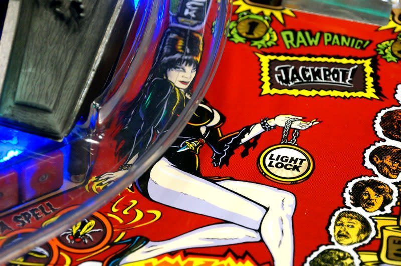 Bally Buy SCARED STIFF Pinball Machine Online pinball machine