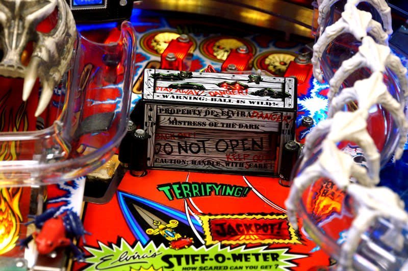 Bally Buy SCARED STIFF Pinball Machine Online pinball machine