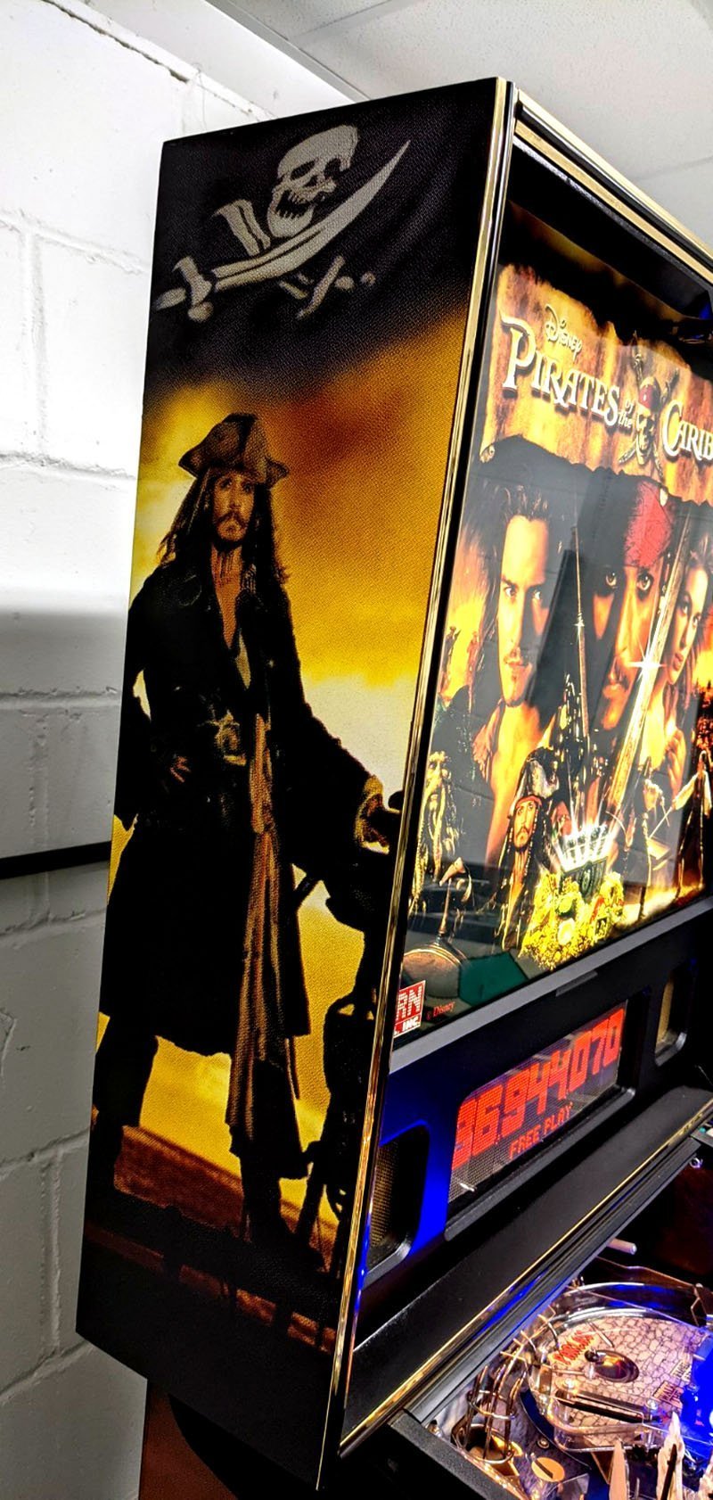 Stern Buy Pirates of the Caribbean Pinball Machine pinball machine
