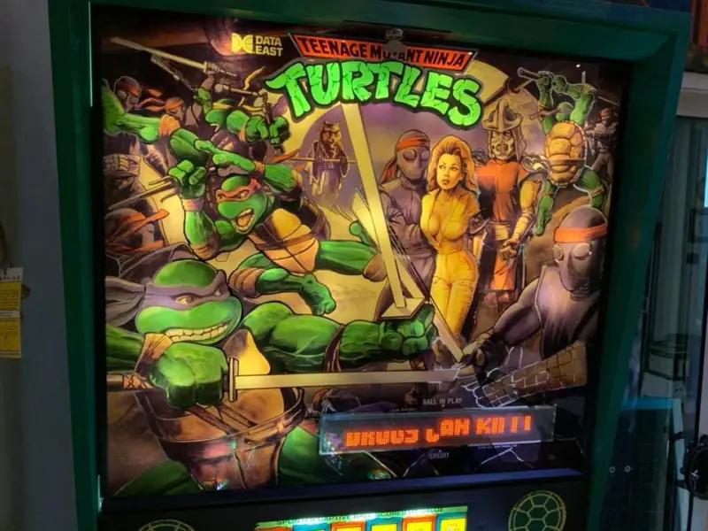 Stern TMNT Pinball Machine by Stern