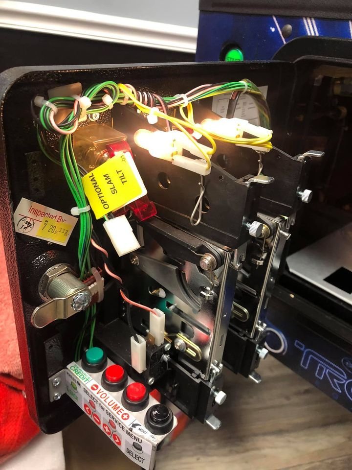 Stern Buy TRON Pinball Machine Online pinball machine