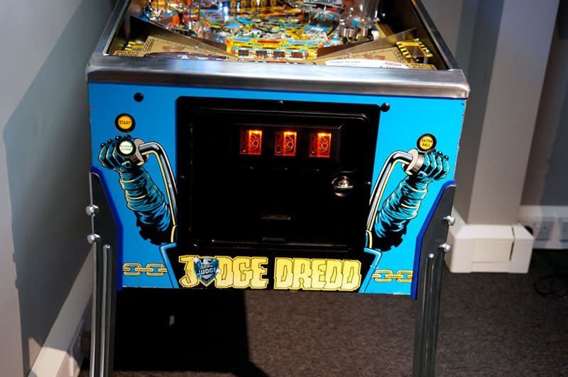Bally Buy Judge Dredd Pinball Machine Online pinball machine