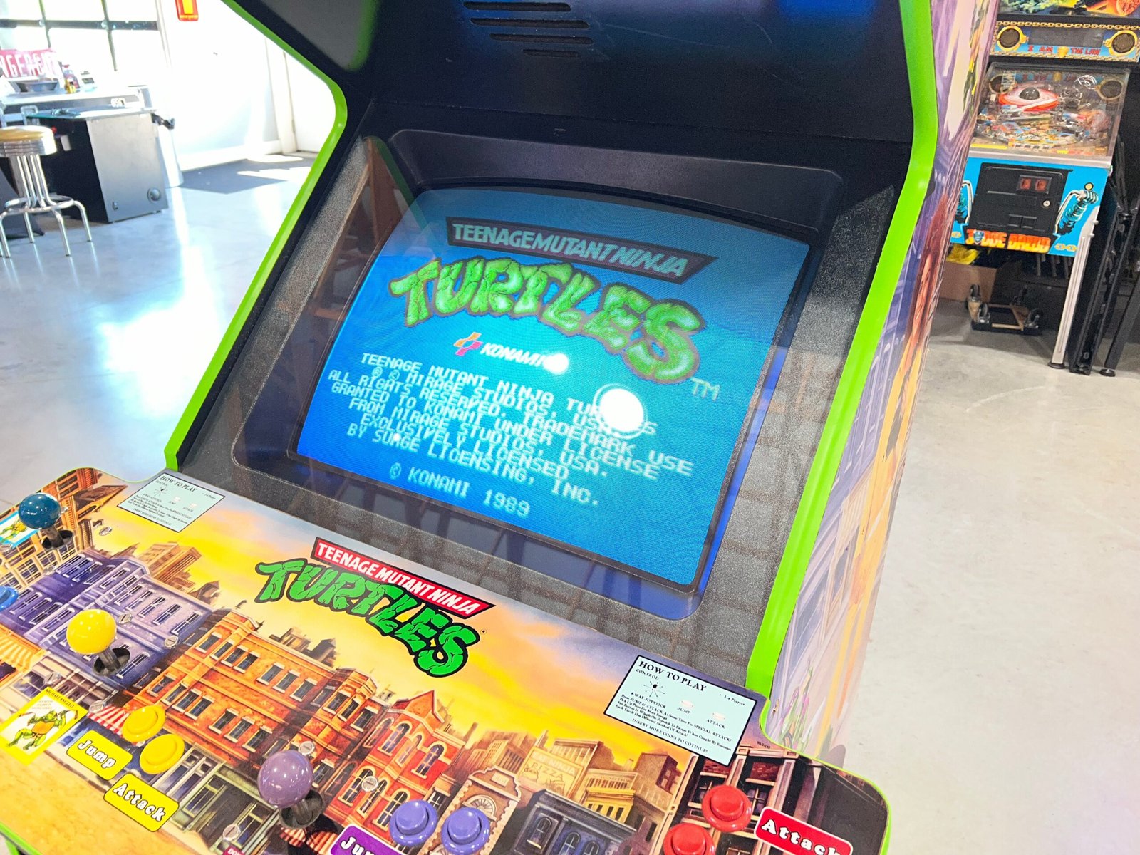 TEENAGE MUTANT NINJA TURTLES - 4 PLAYER - The OG - Konami Arcade Game! ORIGINAL! Good Looking Arcade Cabinet - TMNT- TNT - Working Great!