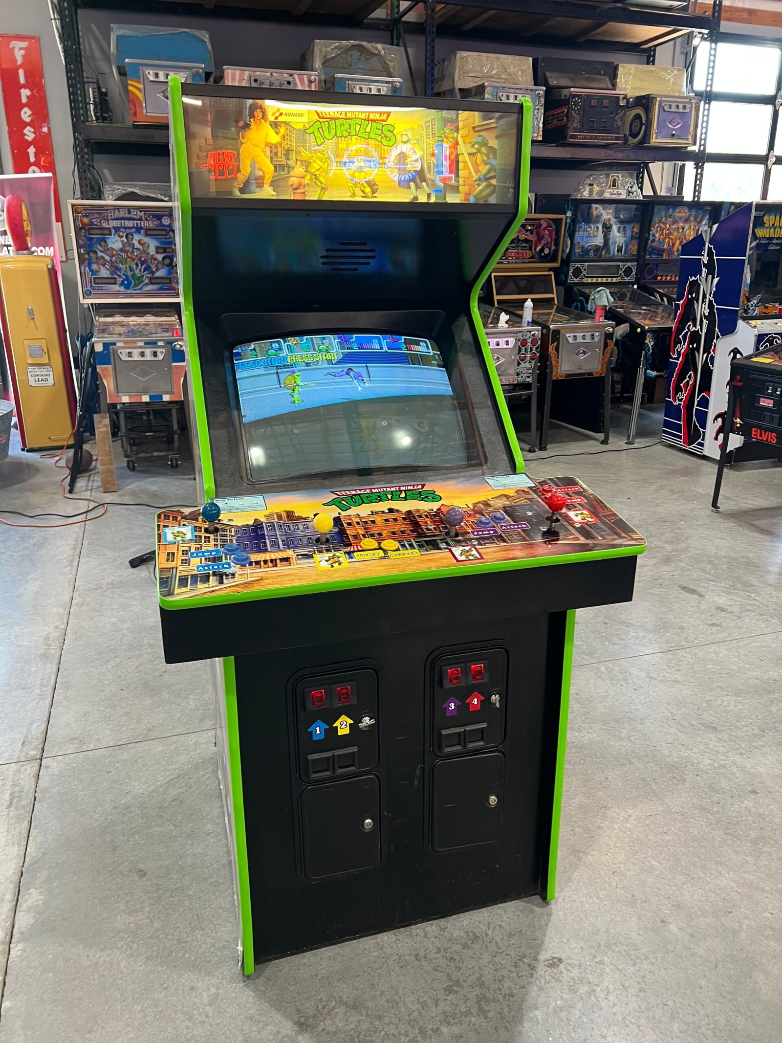 TEENAGE MUTANT NINJA TURTLES - 4 PLAYER - The OG - Konami Arcade Game! ORIGINAL! Good Looking Arcade Cabinet - TMNT- TNT - Working Great!